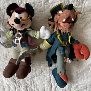 NWT Authentic Disneyland Pirate Mickey & Goofy Plush Duo